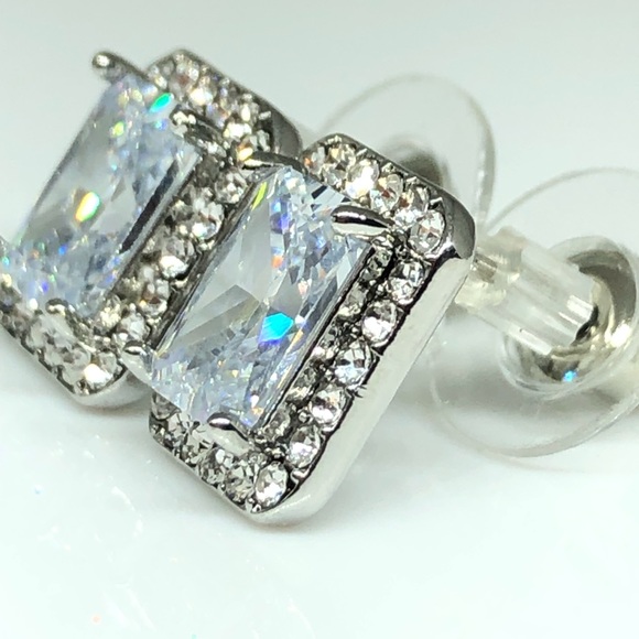 925/14kw Gold Cushion Cut CZ Necklace & Earrings Set - Picture 6 of 15